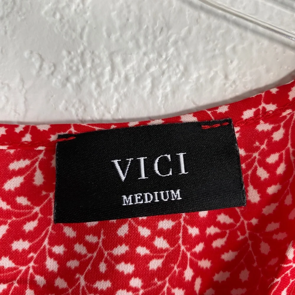 VICI tyche size M short sleeve red floral romper elastic waist pockets & belt - Picture 8 of 9